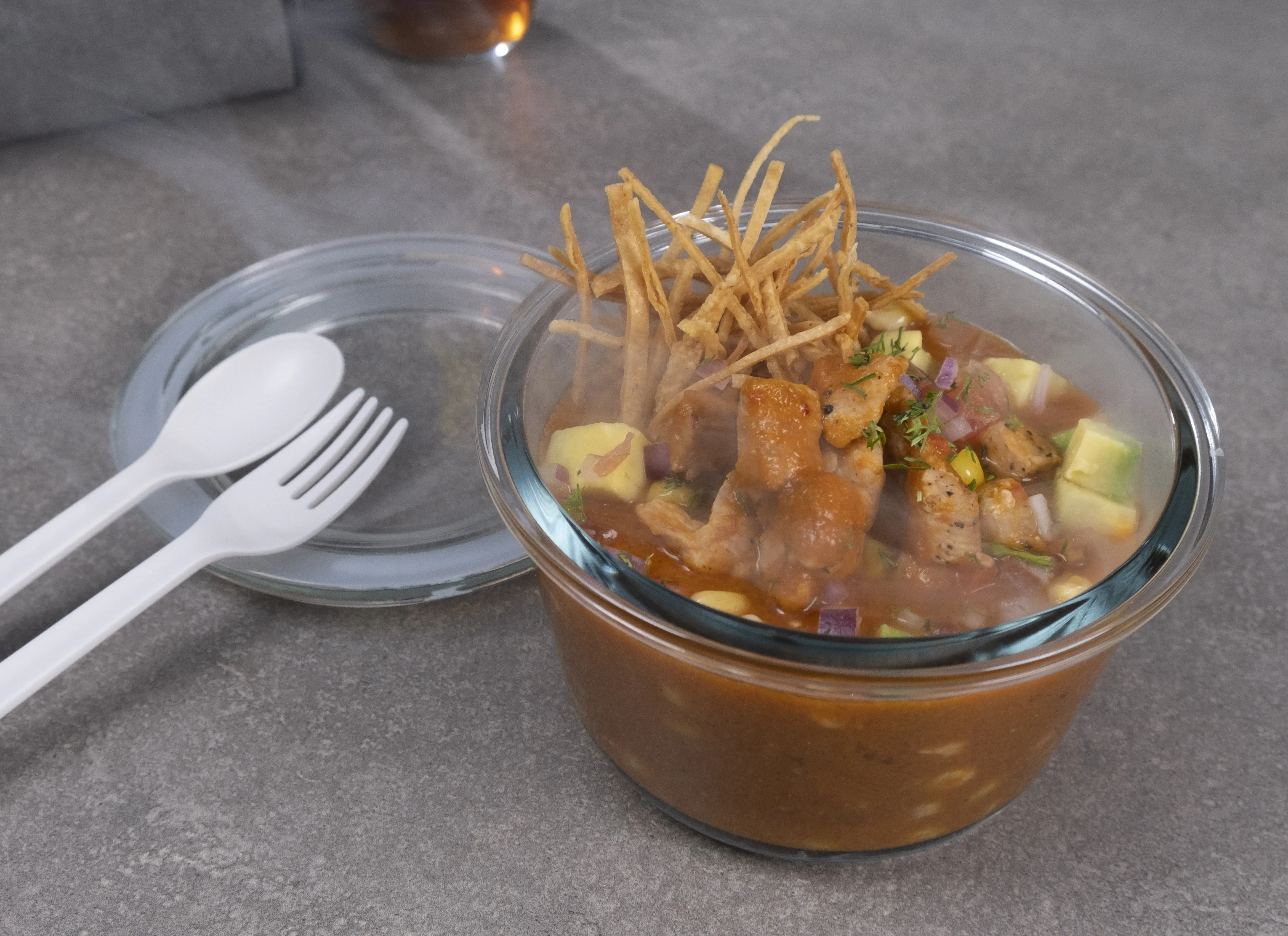 Sopa Mexicana con Pierna de Cerdo